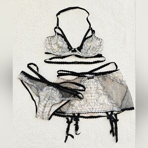 Victorias Secret Very Sexy 3 Piece Strappy Black And Cream Lace Set